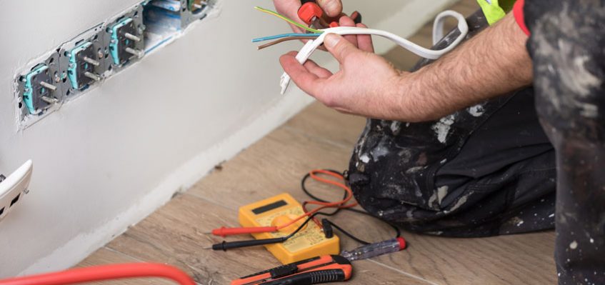 Handyman Vs Electrician